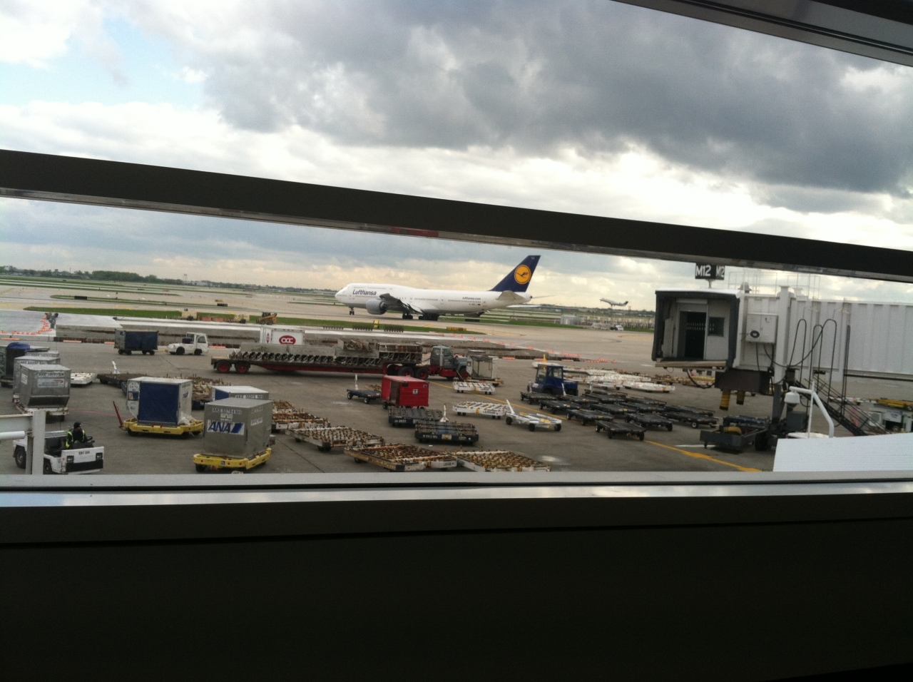 Sleep, Screaming Toddlers, and Spotting Planes: ORD to LHR ...